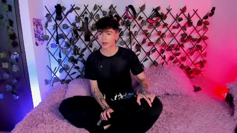 Snapshot of chriss_wg_ chatting on April 7, 2026, 9:59 pm Christian Wang online show from April 7, 2026, 9:59 pm