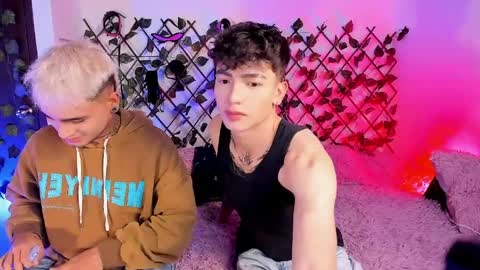 Snapshot of chriss_wg_ chatting on April 8, 2026, 11:48 pm Christian Wang online show from April 8, 2026, 11:48 pm