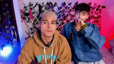 Snapshot of chriss_wg_ chatting on April 9, 2026, 11:21 pm Christian Wang online show from April 9, 2026, 11:21 pm