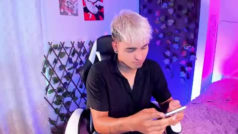 Snapshot of chriss_wg_ chatting on April 15, 2026, 11:39 am Christian Wang online show from April 15, 2026, 11:39 am