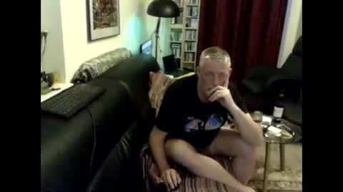 Snapshot of chrissell chatting on December 16, 2025, 1:32 am chrissell online show from December 16, 2025, 1:32 am