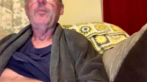chrissiebitch70744 online show from May 5, 2026, 10:18 pm