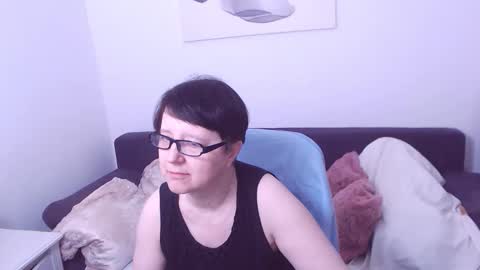 Snapshot of christarose chatting on April 19, 2026, 11:42 am Christa online show from April 19, 2026, 11:42 am