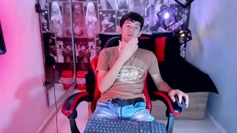 Snapshot of christian_foxx chatting on April 21, 2026, 2:23 pm Christian online show from April 21, 2026, 2:23 pm