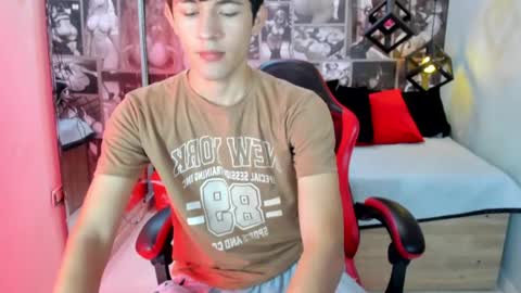 Snapshot of christian_foxx chatting on May 3, 2026, 1:39 pm Christian online show from May 3, 2026, 1:39 pm