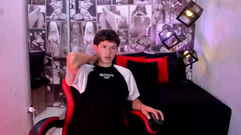 Snapshot of christian_foxx chatting on May 26, 2026, 2:13 pm Christian online show from May 26, 2026, 2:13 pm
