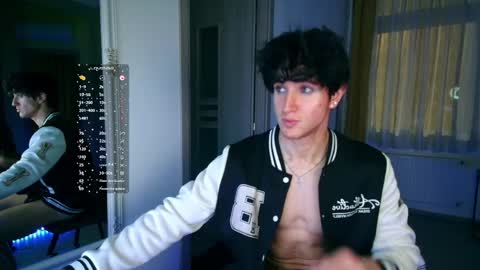 Snapshot of christianlevine_ chatting on May 5, 2026, 8:28 pm UPVOTE ME ------ ILL DO SOMETHING FOR FREE online show from May 5, 2026, 8:28 pm