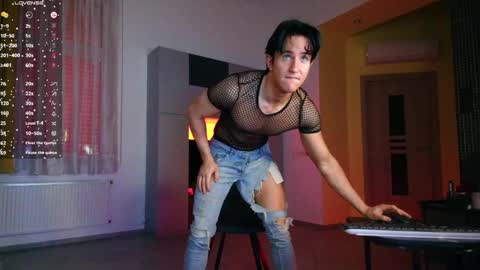 Snapshot of christianlevine_ chatting on May 12, 2026, 6:32 am UPVOTE ME ------ ILL DO SOMETHING FOR FREE online show from May 12, 2026, 6:32 am