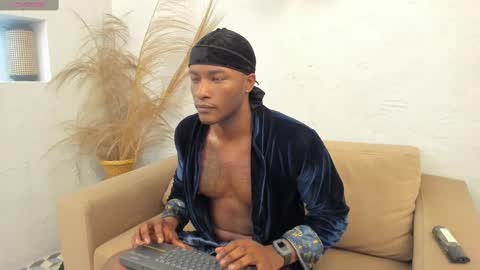 Snapshot of christianlewis_ chatting on February 21, 2025, 1:33 pm Christian Lewis online show from February 21, 2025, 1:33 pm