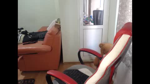 ChristiantBoy online show from April 14, 2026, 7:03 am