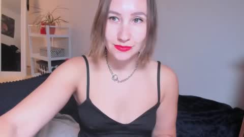 christina rosse online show from October 21, 2025, 10:49 am
