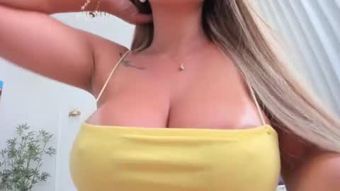 Hi im Christine online show from July 15, 2026, 4:07 am