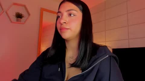 Christine  online show from December 19, 2025, 12:01 pm