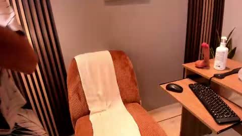 Snapshot of christopher_robin4 chatting on July 18, 2026, 7:06 pm Chris online show from July 18, 2026, 7:06 pm