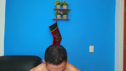 Snapshot of christopher_w chatting on December 14, 2024, 12:01 am Christopher online show from December 14, 2024, 12:01 am