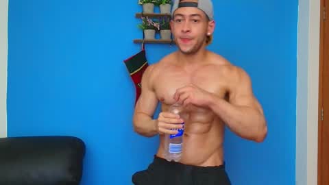 Snapshot of christopher_w chatting on December 22, 2024, 12:07 am Christopher online show from December 22, 2024, 12:07 am