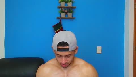 Snapshot of christopher_w chatting on December 22, 2024, 3:11 am Christopher online show from December 22, 2024, 3:11 am