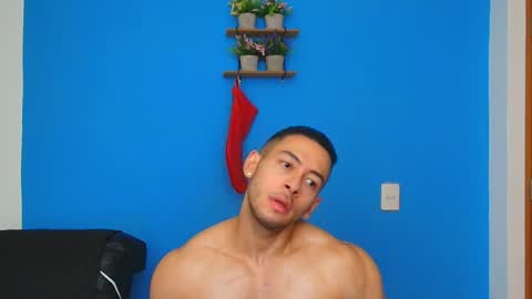 Snapshot of christopher_w chatting on January 4, 2025, 12:16 am Christopher online show from January 4, 2025, 12:16 am