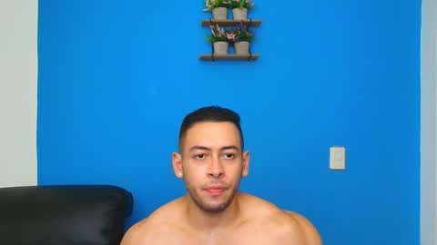 Snapshot of christopher_w chatting on January 19, 2025, 3:29 am Christopher online show from January 19, 2025, 3:29 am