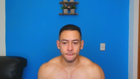 Snapshot of christopher_w chatting on January 26, 2025, 11:18 pm Christopher online show from January 26, 2025, 11:18 pm