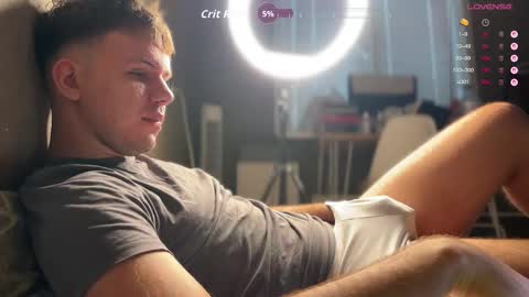 Snapshot of christophertan chatting on December 5, 2025, 9:40 am Christopher online show from December 5, 2025, 9:40 am