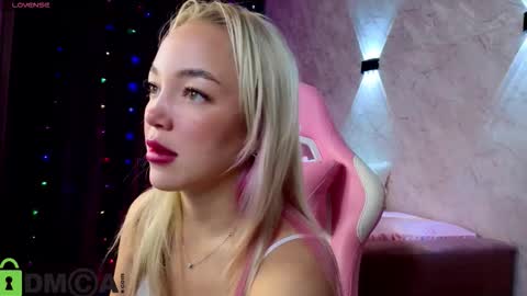 hristy3 online show from November 26, 2025, 12:33 am