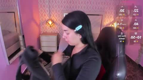 Snapshot of christy_teigen chatting on October 28, 2025, 7:27 pm CHRISTY online show from October 28, 2025, 7:27 pm