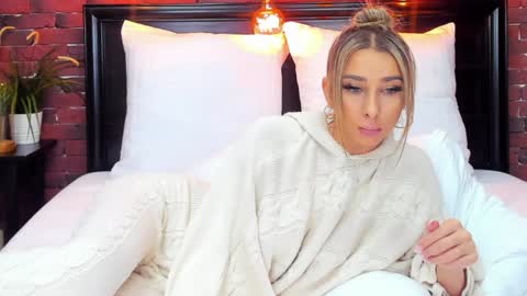 christyna_ross online show from February 4, 2025, 11:49 pm