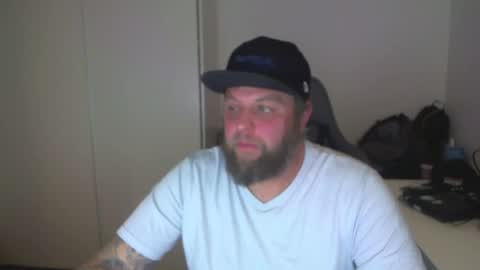 Snapshot of chrizz80 chatting on December 6, 2024, 4:17 pm Chrizz online show from December 6, 2024, 4:17 pm