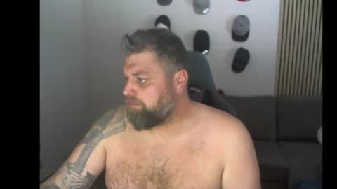 Snapshot of chrizz80 chatting on November 15, 2025, 8:55 am Chrizz online show from November 15, 2025, 8:55 am