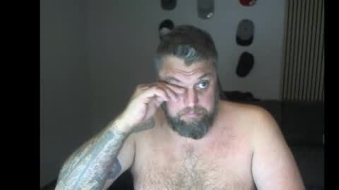 Snapshot of chrizz80 chatting on November 16, 2025, 12:05 am Chrizz online show from November 16, 2025, 12:05 am