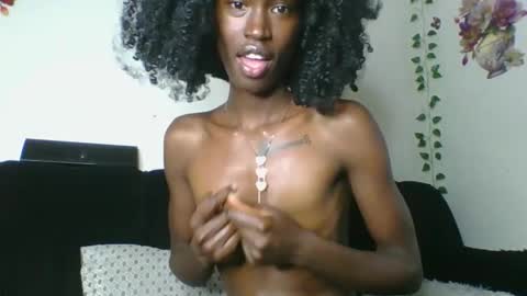 Snapshot of chroe22 chatting on January 13, 2026, 10:04 pm chroe22 online show from January 13, 2026, 10:04 pm