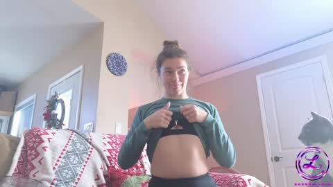 Snapshot of chroniclove chatting on December 5, 2024, 6:55 pm Marley online show from December 5, 2024, 6:55 pm