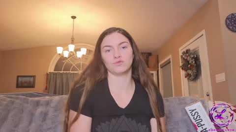 Snapshot of chroniclove chatting on December 19, 2024, 11:35 pm Marley online show from December 19, 2024, 11:35 pm