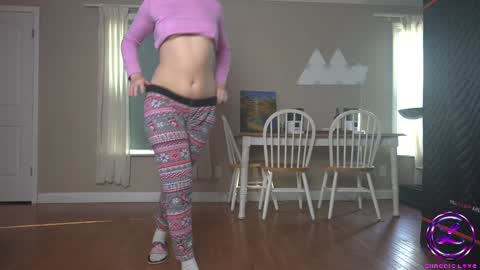 Snapshot of chroniclove chatting on March 10, 2025, 11:06 pm Marley online show from March 10, 2025, 11:06 pm