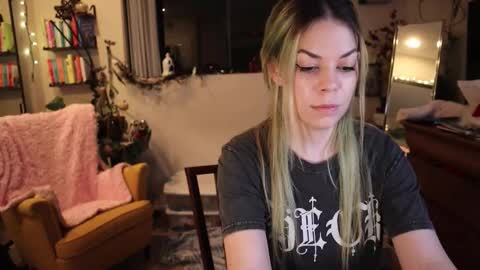 Chrys online show from October 12, 2025, 5:28 am