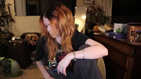 Chrys online show from April 17, 2026, 5:43 am