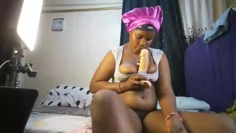 Snapshot of chubby_flora chatting on April 24, 2026, 4:42 pm Flora online show from April 24, 2026, 4:42 pm