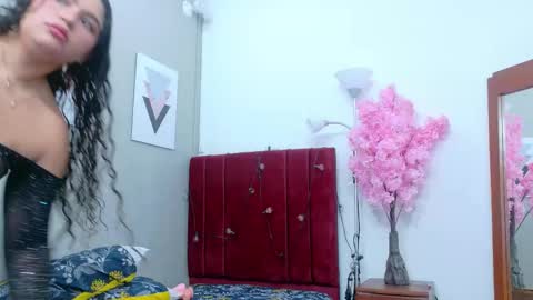 chubbykinkyygirl online show from November 12, 2025, 1:00 pm