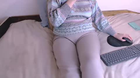 Maia online show from November 27, 2025, 7:49 pm