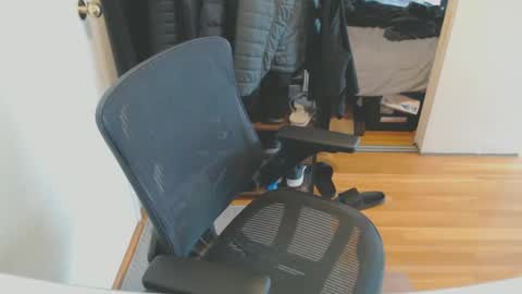 AstorYvr online show from November 6, 2025, 6:09 pm