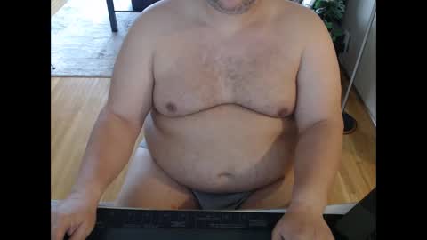 Snapshot of chubbyvix chatting on April 28, 2026, 2:10 am AstorYvr online show from April 28, 2026, 2:10 am
