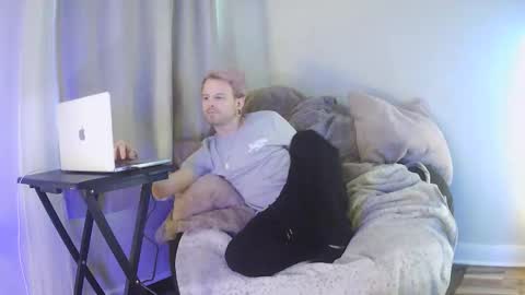 Snapshot of chubschadwell chatting on November 27, 2025, 1:24 pm ChubsChadwell online show from November 27, 2025, 1:24 pm