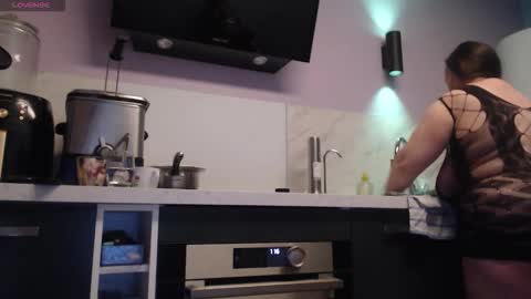 Snapshot of chwerry_b0 chatting on November 18, 2025, 12:16 am Jessica online show from November 18, 2025, 12:16 am