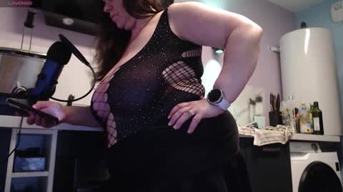 Snapshot of chwerry_b0 chatting on December 15, 2025, 12:59 am Jessica online show from December 15, 2025, 12:59 am