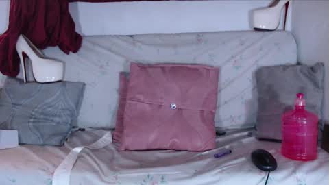 cicimom online show from December 31, 2024, 10:01 pm