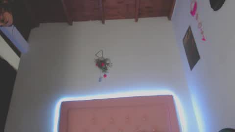 cicimom online show from September 22, 2025, 2:57 am