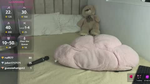 Mia online show from February 28, 2026, 3:51 am