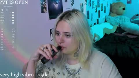 Snapshot of cigaretteduringsex chatting on December 21, 2025, 2:24 pm Helen and Teya online show from December 21, 2025, 2:24 pm