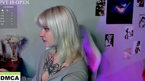 Snapshot of cigaretteduringsex chatting on February 2, 2026, 4:44 am Helen and Teya online show from February 2, 2026, 4:44 am